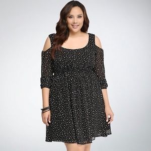 Torrid Heart Print Cold Shoulder Skater Dr…